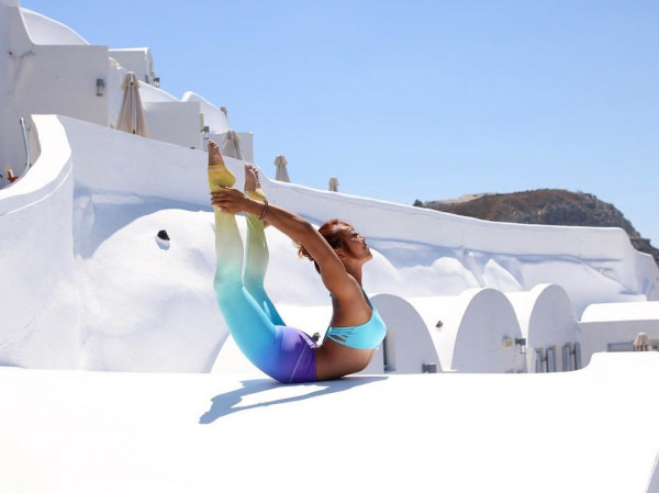 8 tư thế Yoga đẹp mắt mà bạn có thể trổ tài khi đi du lịch và khoe ảnh