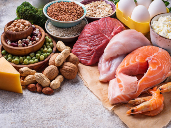 Protein có nhiều trong thịt. cá, trứng, sữa