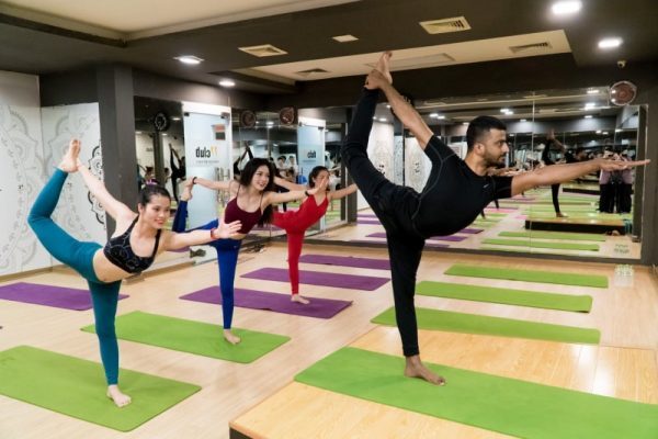 Hệ thống máy móc tập luyện tại V-Fit Fitness & Yoga Center 