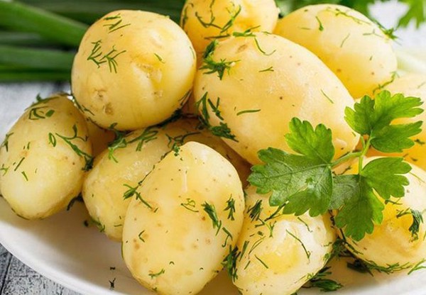 Khoai tây luộc chứa nhiều resistant starches hỗ trợ giảm cân