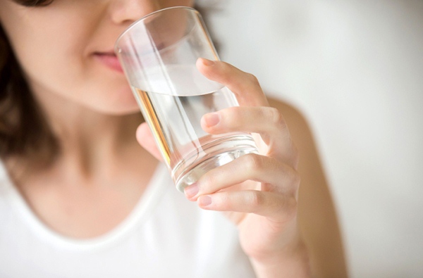 Uống nhiều nước tốt cho sức khỏe vừa giúp giảm cân, giảm mỡ