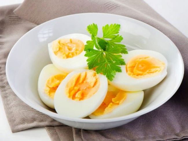trứng gà luộc giúp giảm cân và chống đói hiệu quả