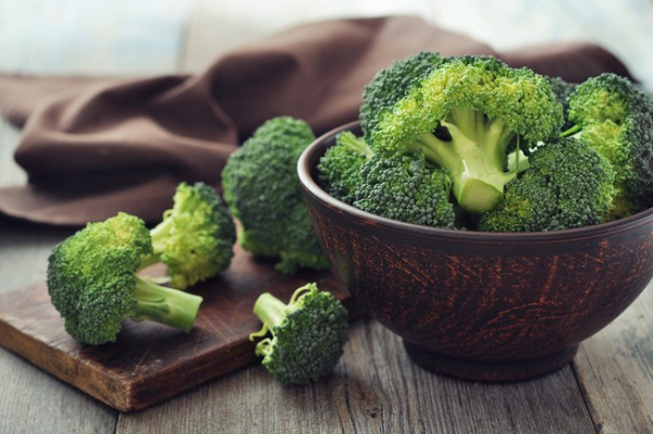 Bông cải xanh là thực phẩm giàu chất xơ nên có trong bữa ăn