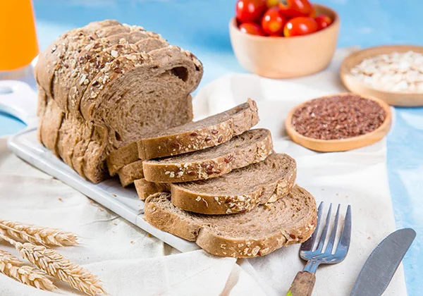 Không nên ăn bánh mì vào buổi tối để tránh tích tụ mỡ thừa