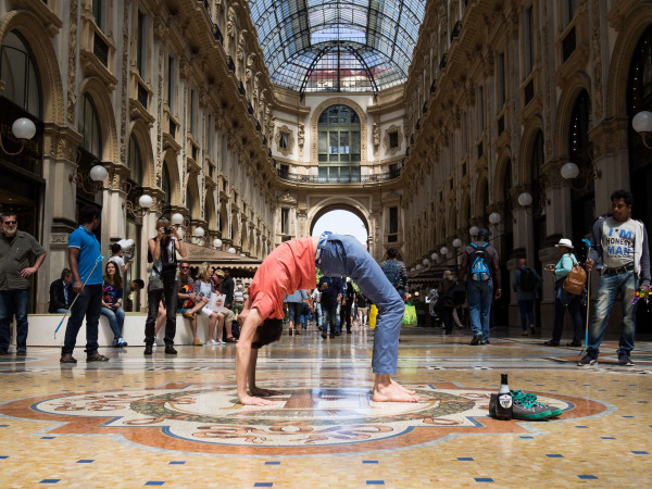 10 tư thế Yoga đẹp mắt bỏ túi khi đi du lịch