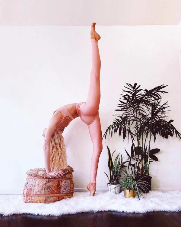 3 tài khoản instagram của những tín đồ Yoga kiêm "phượt thủ" nổi tiếng thế giới