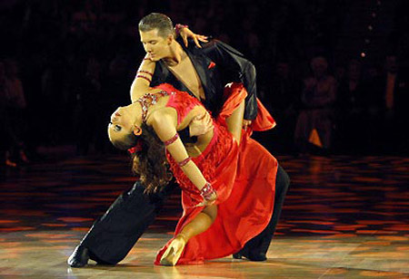 5 loại khiêu vũ cổ điển nổi tiếng trên thế giới | California Fitness ( https://cali.vn › blog › 5-loai-khieu-v... ) 