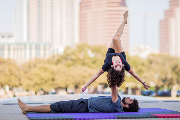 Đừng bỏ qua Acro Yoga vì 5 lợi ích tuyệt vời sau