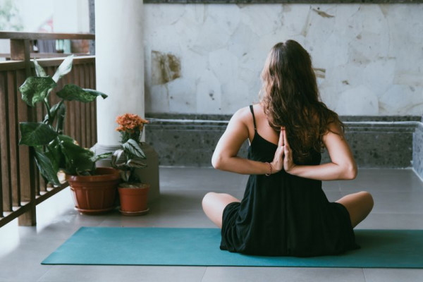 6 thói quen có hại sau khi luyện tập Yoga