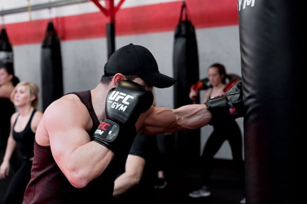 Bí kíp nào giúp các võ sĩ MMA tăng sức mạnh nắm đấm?