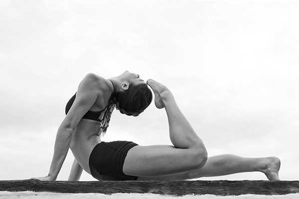 Chiến thắng cơn đau lưng với 5 động tác Yoga