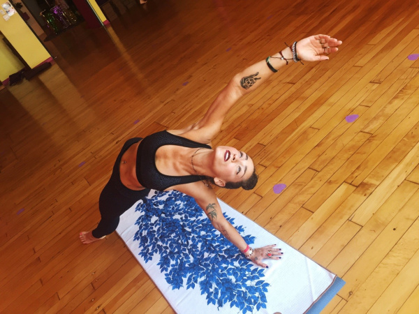 Tầm quan trọng của việc giữ thăng bằng cánh tay trong Yoga