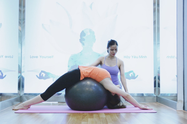 Yoga - Đồng điệu gắn kết hai thế hệ Mẹ & con