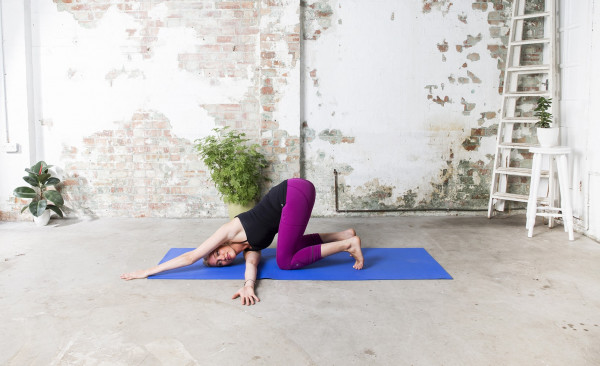 8 tư thế Yoga giúp giảm đau vai hiệu quả