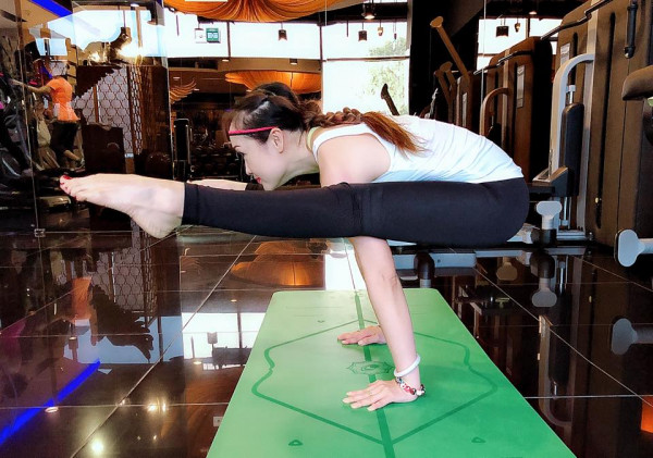 Chọn lọc những hình ảnh luyện tập Yoga đẹp từ Cộng đồng yêu Yoga Việt Nam tháng 10