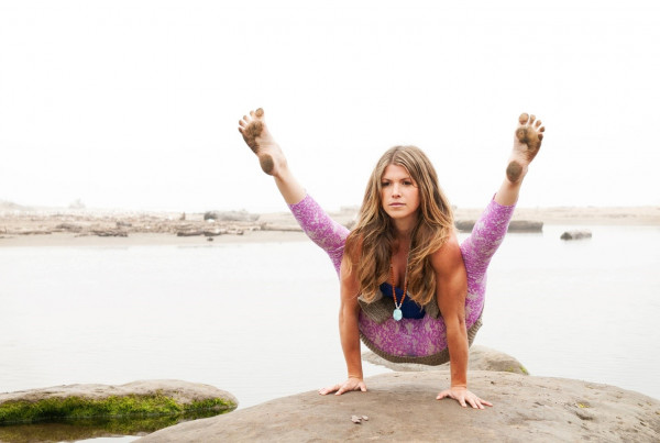 Mẹo giúp bạn cân bằng và tăng sức mạnh cánh tay trong Yoga