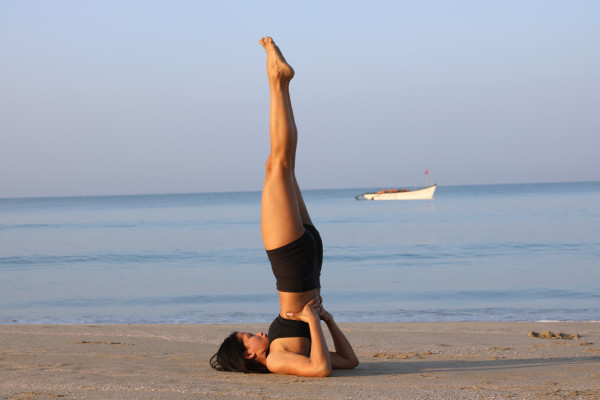 4 bước để luyện tập Yoga với tư thế Cái Cày (Plow Pose) một cách an toàn